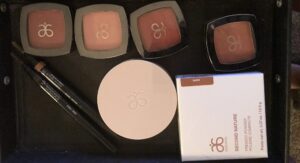 Read more about the article Arbonne Make-up